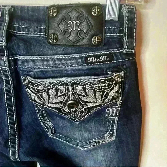 Miss Me Signature Cropped Denim Jean Women 26 Blue Dark Low Rise Back Flaps - Picture 6 of 9